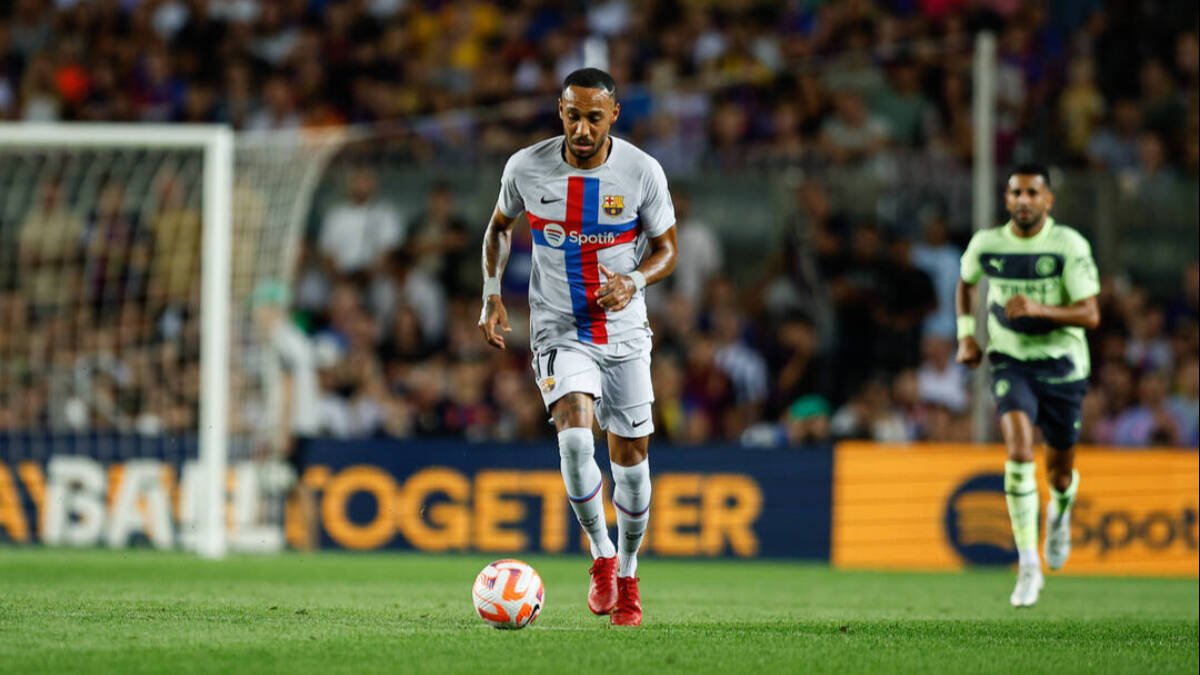 Aubameyang, en un partido reciente con el Barcelona en el Nou Camp.
