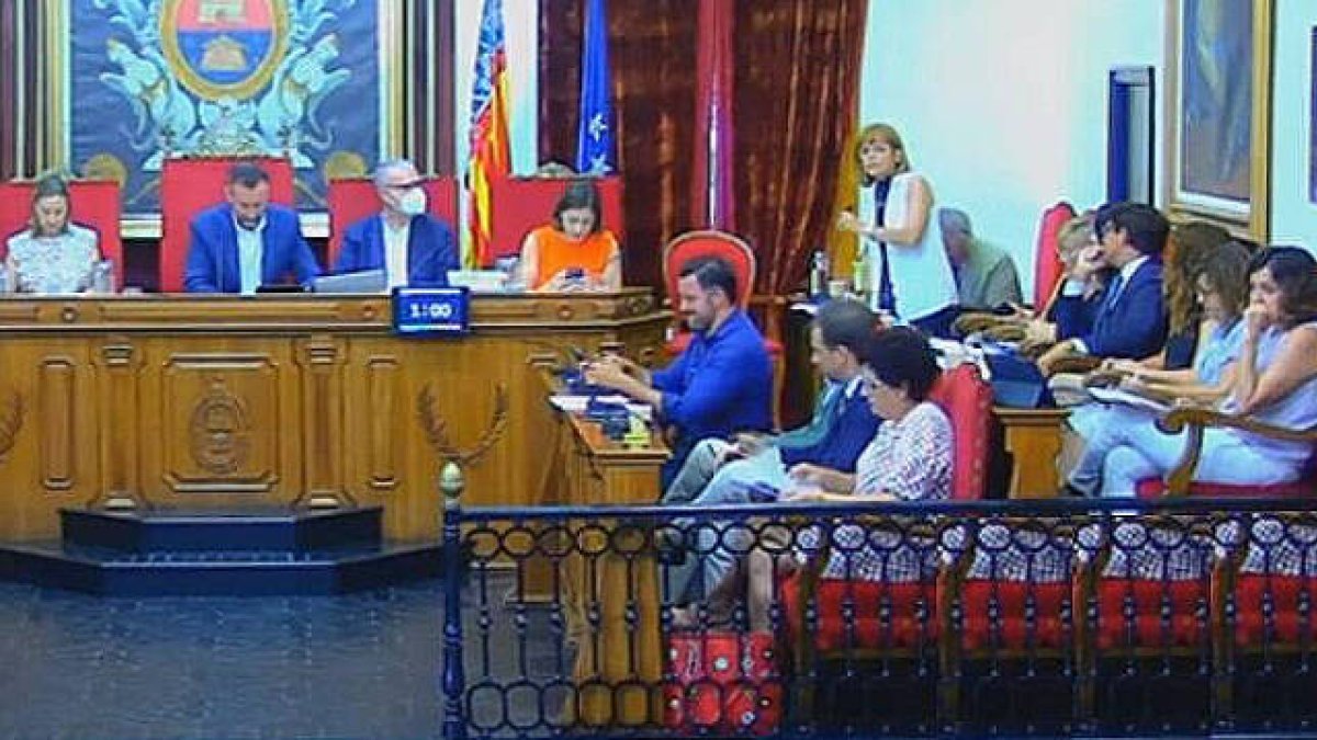 Vox consigue el respaldo de PSOE, Compromís, Cs y PP para una moción 'sensata'