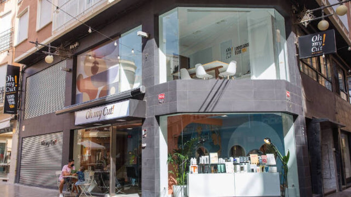 Fotografia del salón en la calle Obispo Tormo de Elche