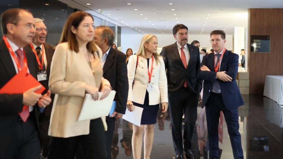 El alcalde defiende “la libertad de los padres” para la educación de sus hijos