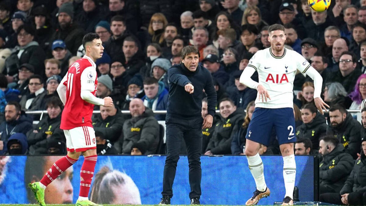 Doherty, con la camiseta del Tottenham, a la derecha, es nuevo jugador del Atlético.