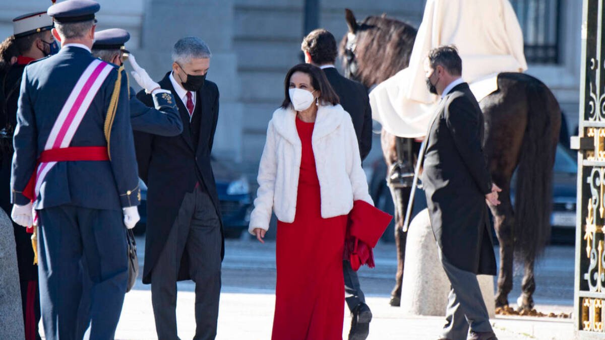 Margarita Robles a su llegada al Palacio Real.
