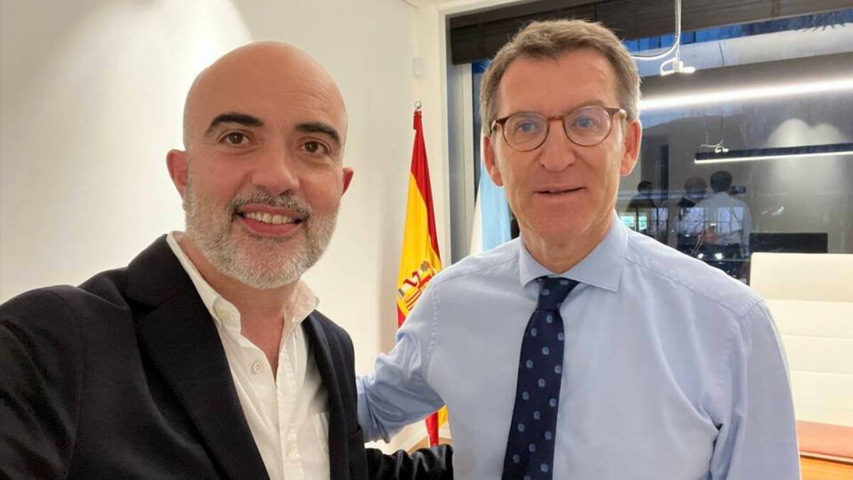 Feijóo con el candidato a la alcaldía de Barcelona, Daniel Sirera