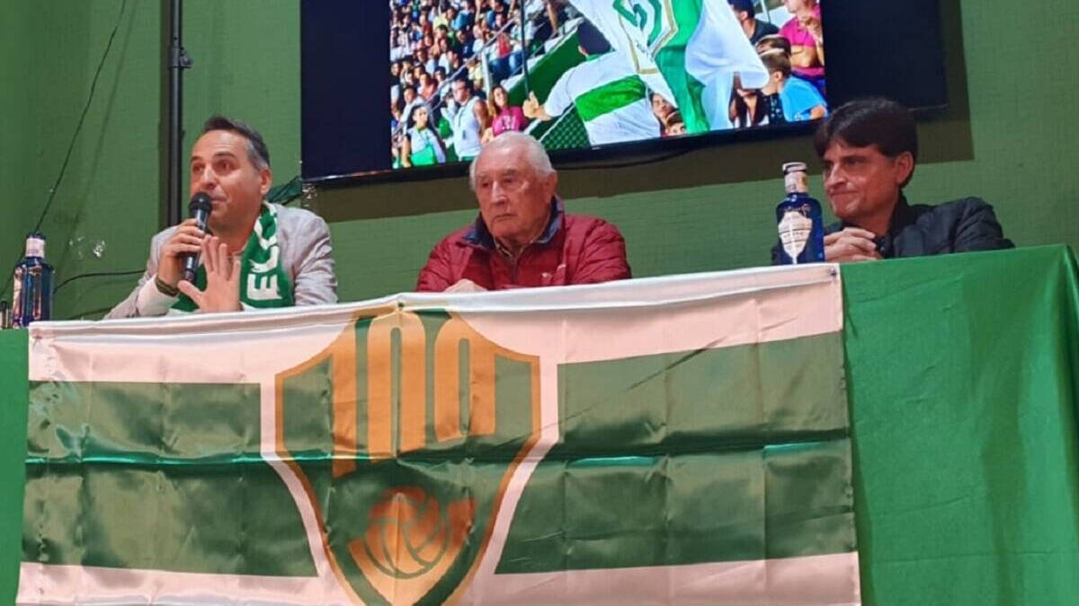 Presentado el libro de las peñas del Elche CF
