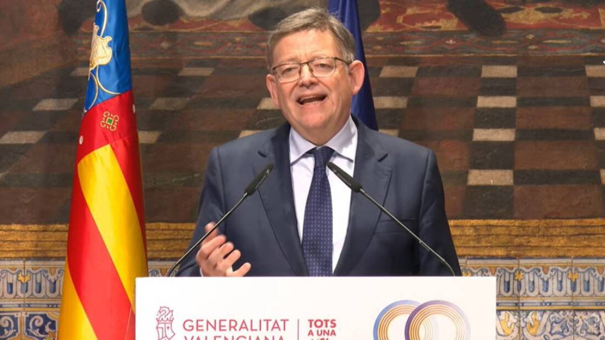 Ximo Puig en el acto de clausura de la Cumbre valenciana-balear.