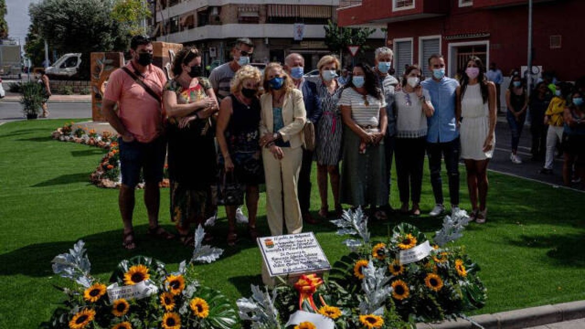 Memoria y silencio en el homenaje a las víctimas de ETA en Mutxamel