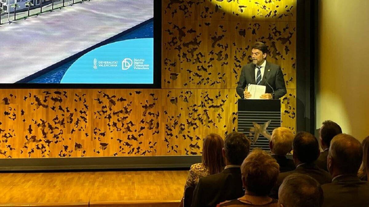El alcalde defiende en Madrid la candidatura de la Inteligencia Artificial