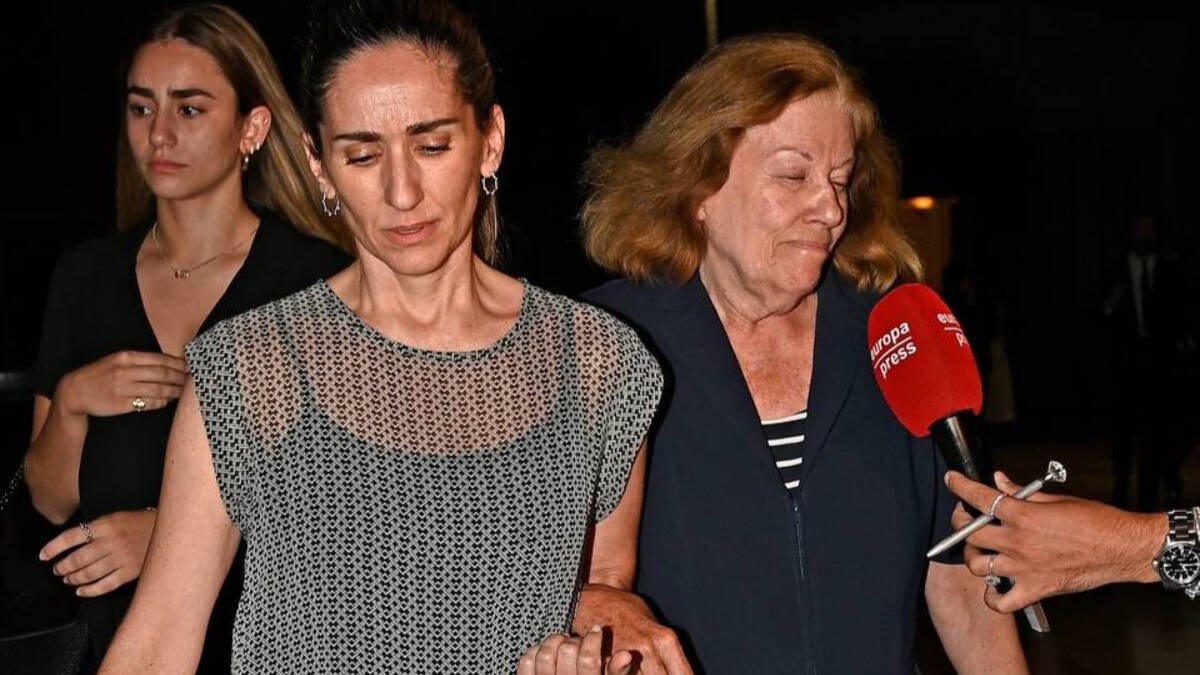 Natalila Figueroa, acompañada por su hija, Alejandra Martos.