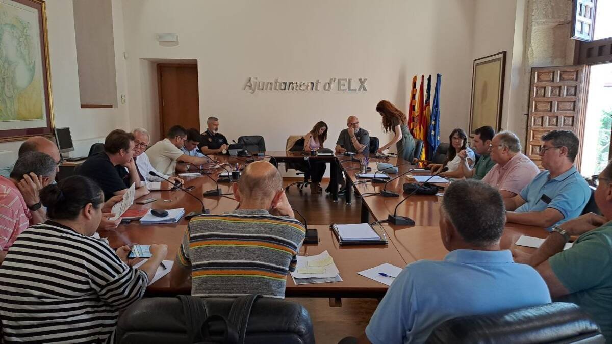 Reunión en el Consell con motivo de las fiestas de agosto de Elche