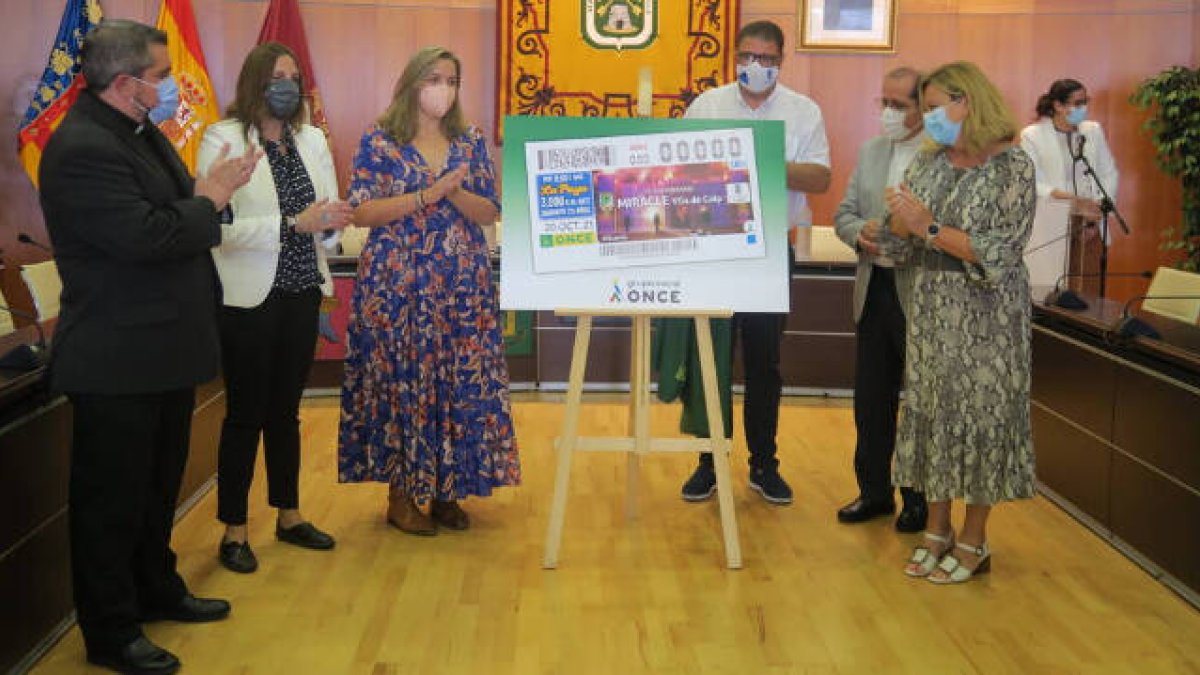 Un momento de la presentación del cupón alegórico al El Miracle de Calp