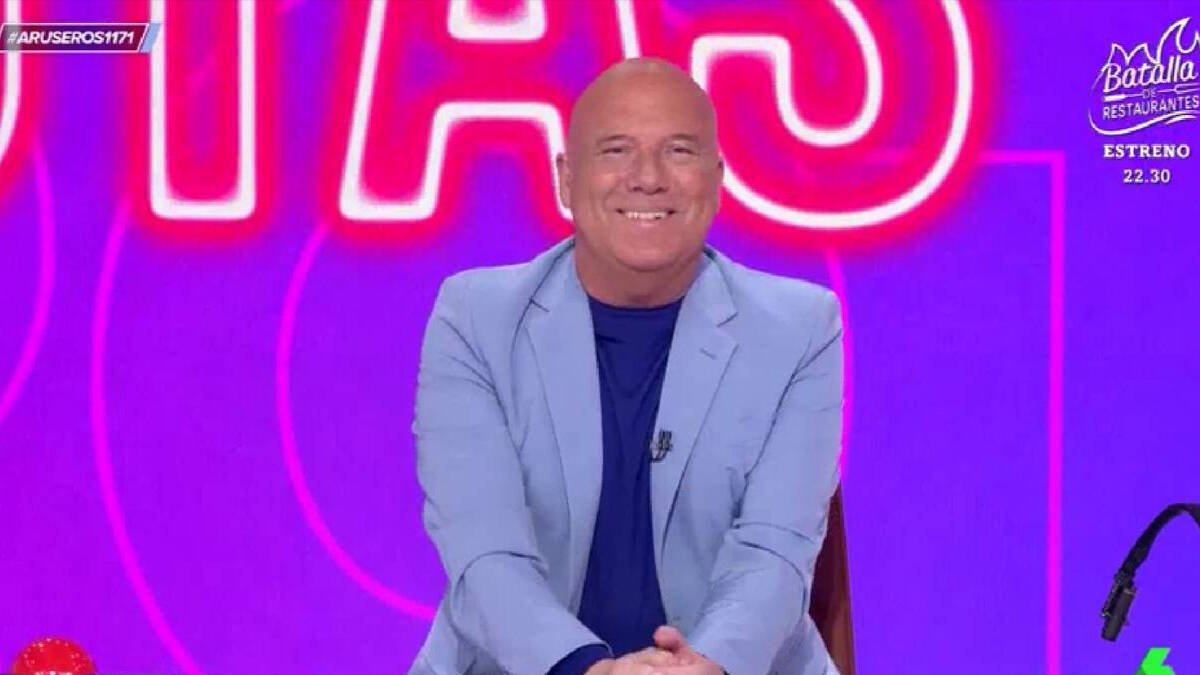 Alfonso Arús 'conecta' con Dabiz Muñoz para cerrar el debate de las tortillas de patatas.