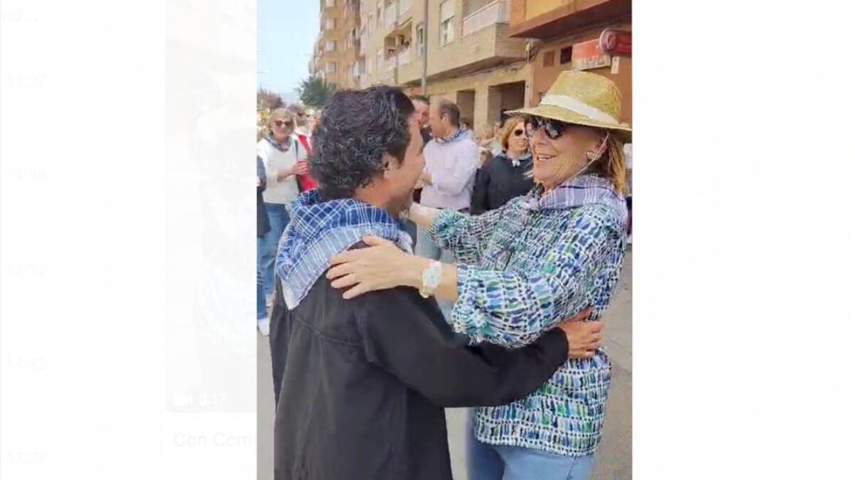 Esperanza Aguirre baila con Joanma Miguel