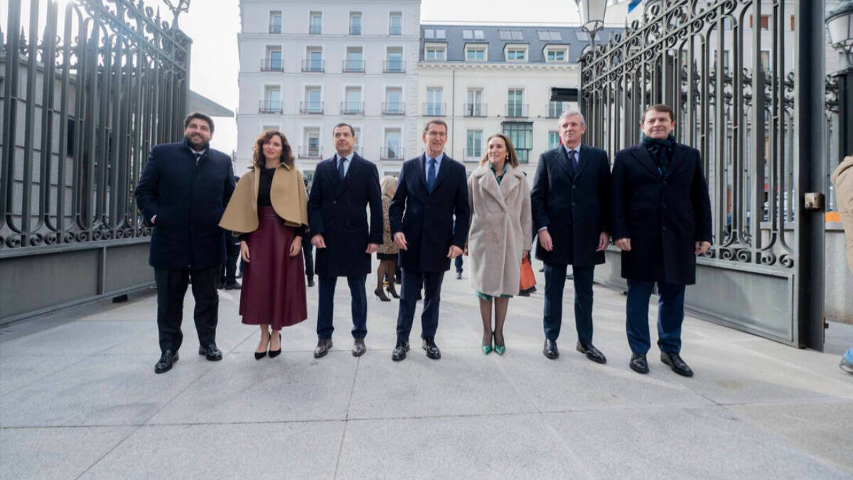 López Miras; Isabel Díaz Ayuso; Juanma Moreno; Alberto Núñez Feijóo; Cuca Gamarra; Alfonso Rueda; y Alfonso Fernández Mañueco, el pasado 6 de diciembre