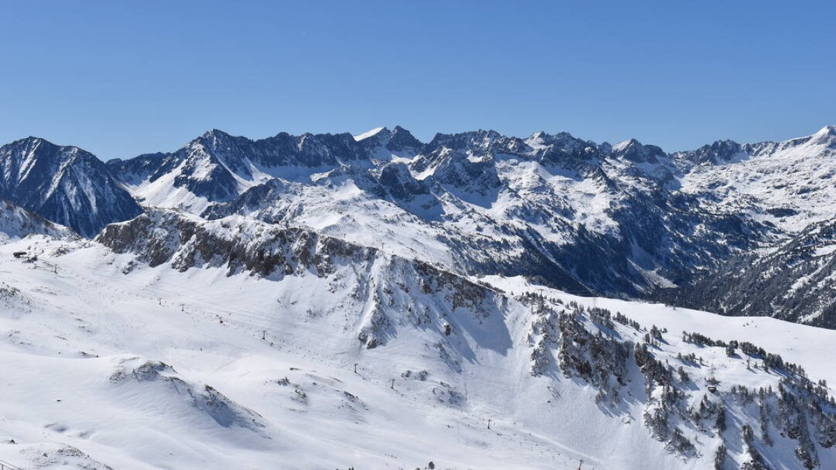 Semana Santa con buenas condiciones y más de 100 km esquiables en el Pirineo
