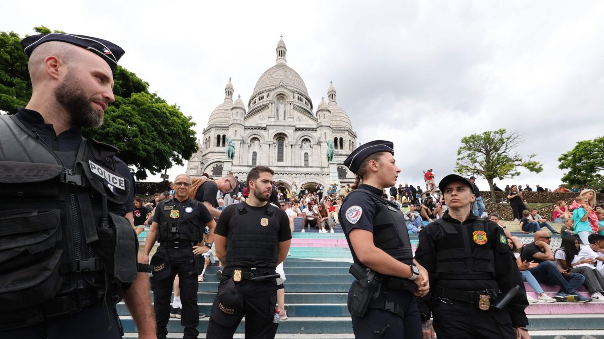 La Policía francesa, en el Sagrado Corazón parisino