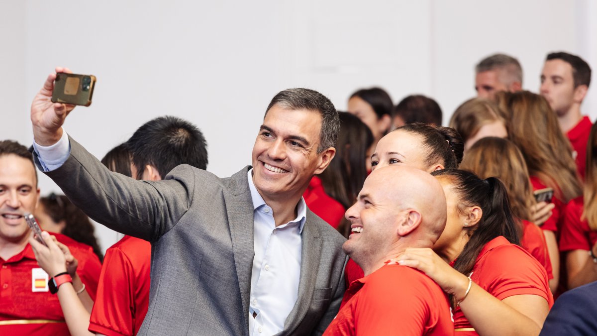 Pedro Sánchez con los deportistas olímpicos