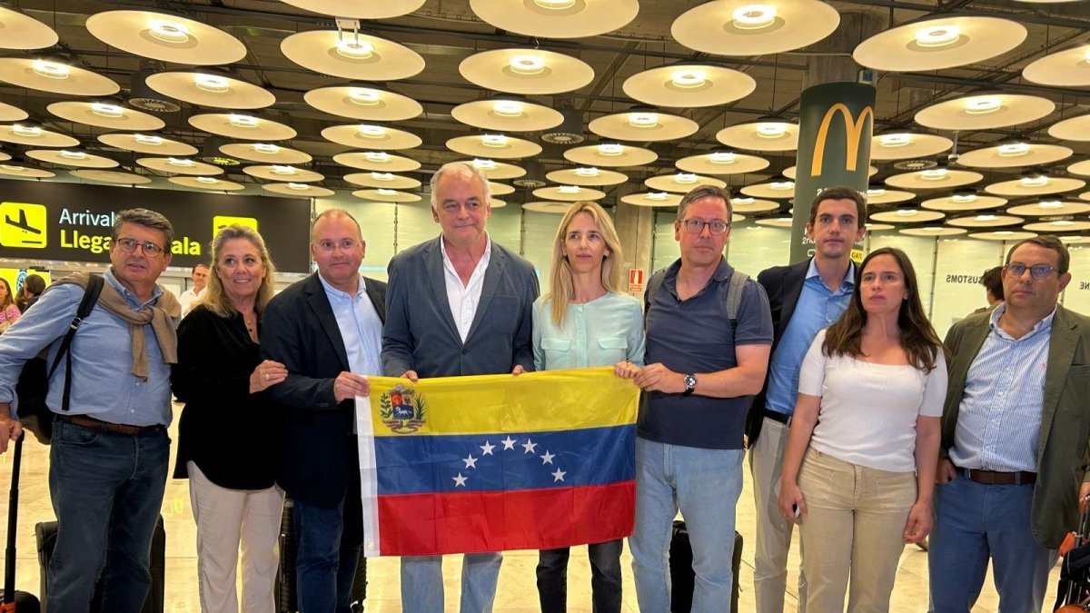Los miembros del Partido Popular deportados de Venezuela llegaron a Barajas