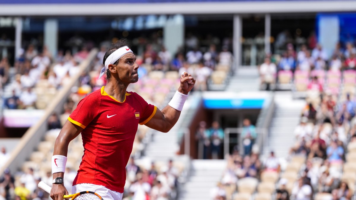 Rafael Nadal celebra un punto ante Fucsovics