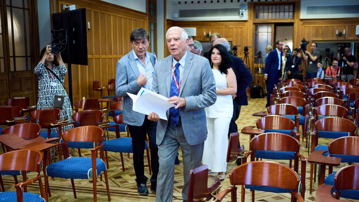 Josep Borrell, en la inauguración de un curso en la Universidad Internacional Menéndez Pelayo.
FOTO: