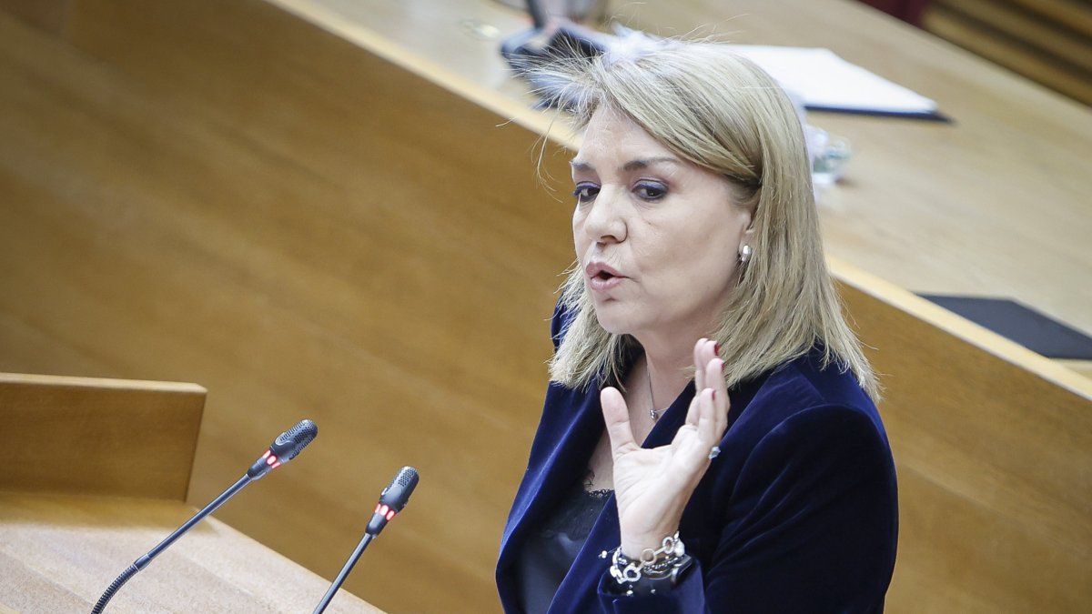 La vicepresidenta Susana Camarero en el pleno de Les Corts
(Foto de ARCHIVO)
24/4/2024