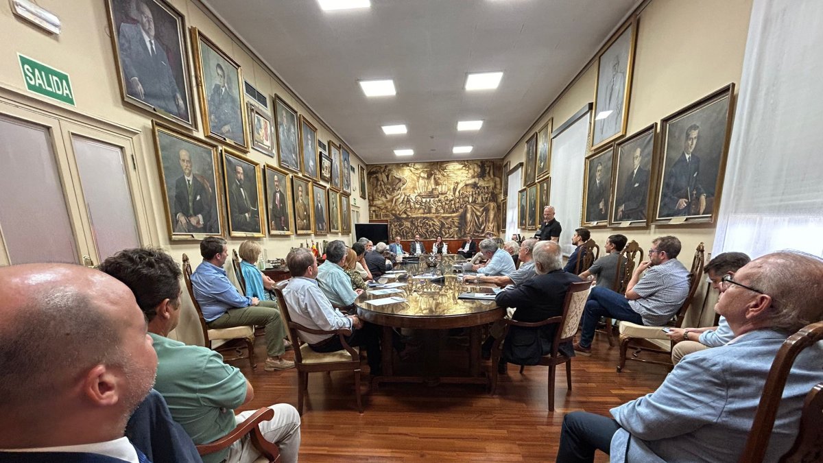 Jornada 'El curso del cambio', organizada por ESdiario en el Ateneo de Valencia