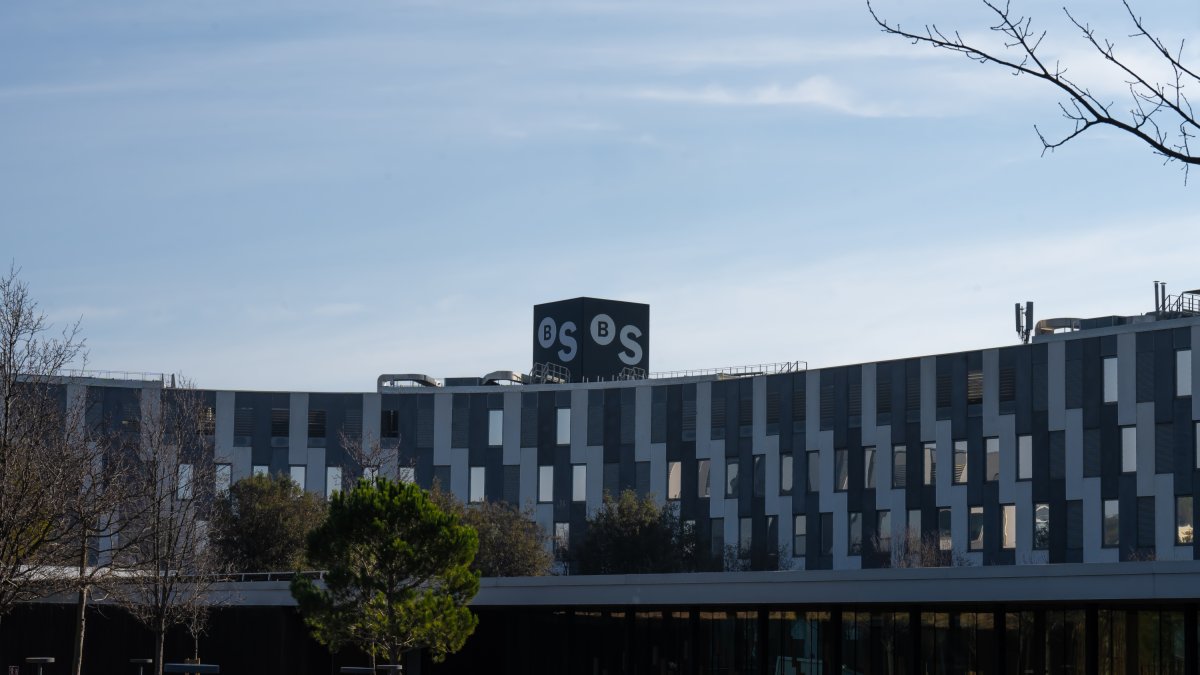 (Foto de ARCHIVO)
Edificio del Banco Sabadell, a 1 de febrero de 2024, en San Cugat del Vallés, Barcelona, Catalunya (España).
David Zorrakino / Europa Press
01/2/2024