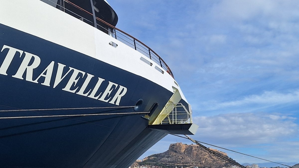 Crucero World Traveller en el Puerto de Alicante