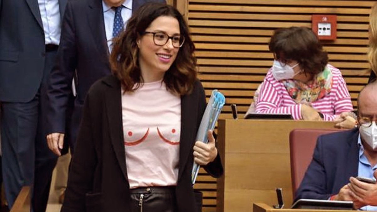 Aitana Mas en les Corts en abril de 2024 cuando anunció en redes que padecía cáncer.