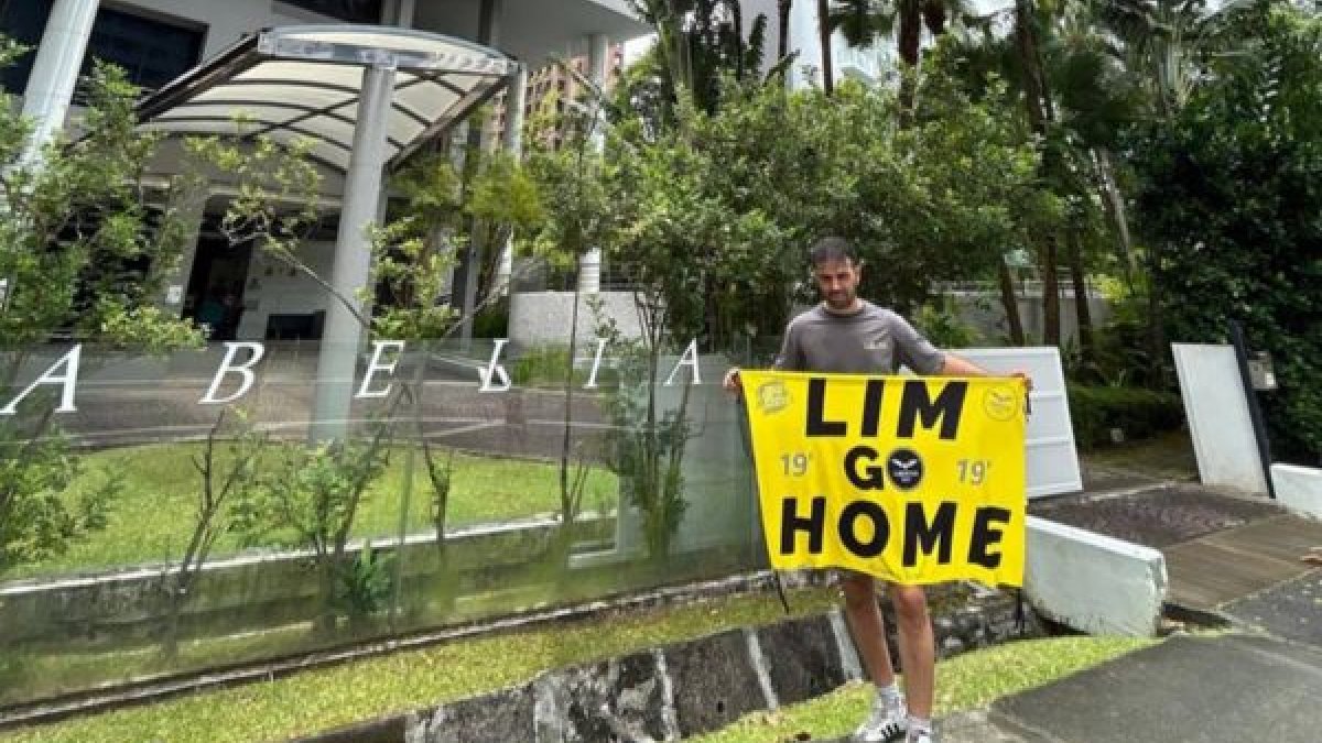 Dani Cuesta, uno de los valencianistas retenidos en Singapur