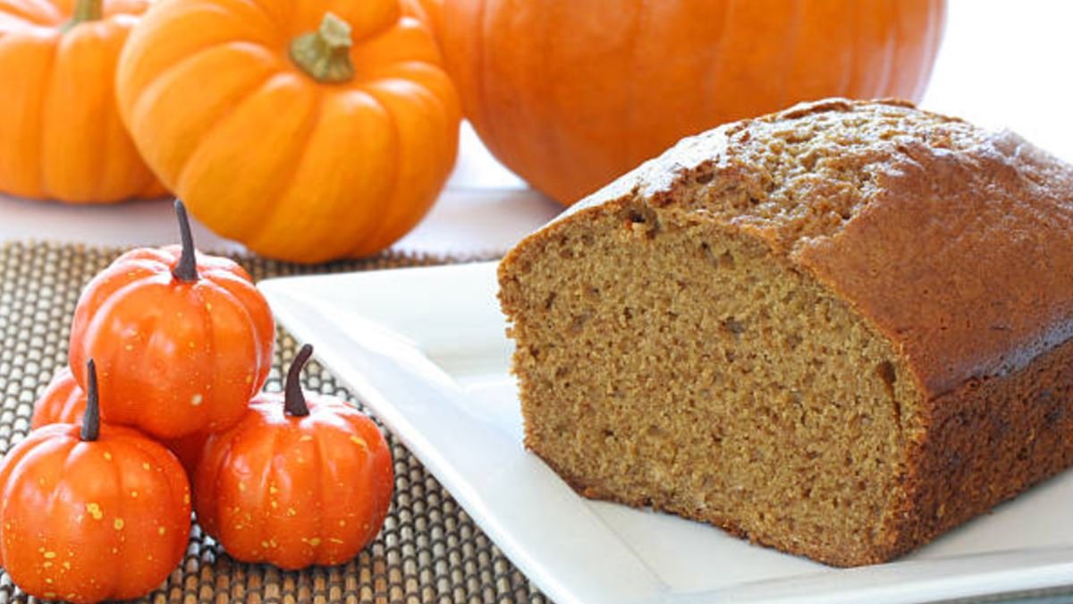 Pan de calabaza en dos versiones: clásico de la abuela y opción sin harina