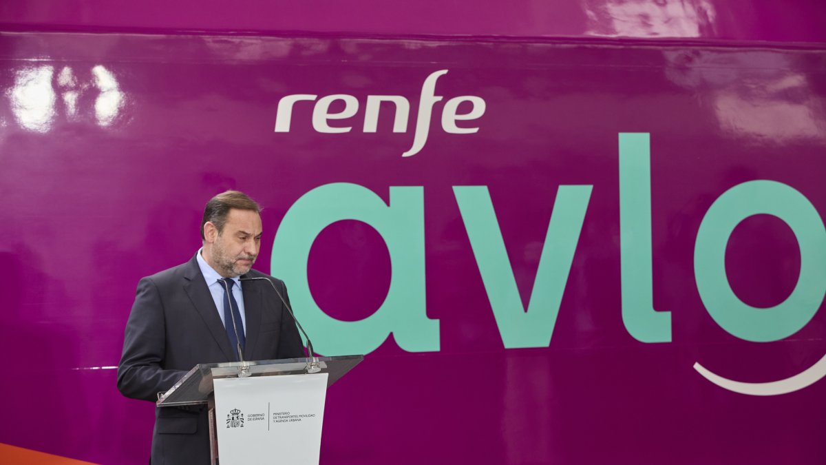  José Luis Ábalos, interviene en la presentación de los servicios comerciales de AVLO, a 23 de junio de 2021, cuando era ministro de Fomento. 