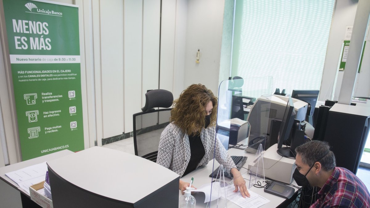 (Foto de ARCHIVO)
Una oficina de Unicaja Banco
UNICAJA BANCO
29/6/2021