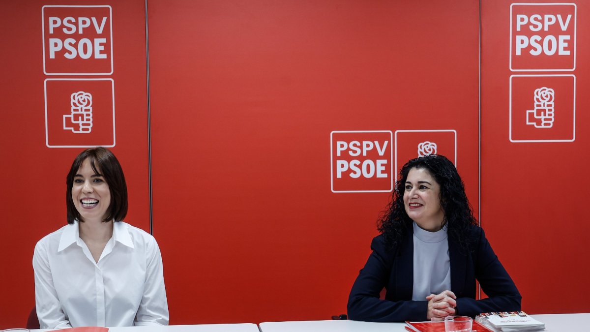 La secretaria de CCOOPV, Ana García, y la ministra y líder del PSPV, Diana Morant.