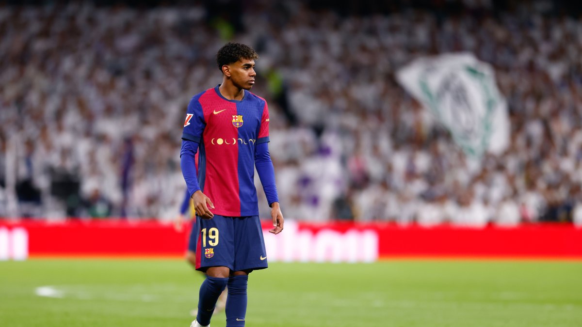 Lamine Yamal, en el Real Madrid - Barcelona en el Santiago Bernabéu.