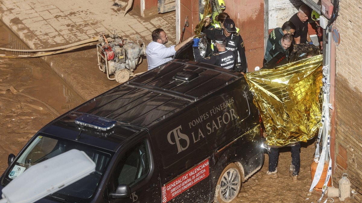 Escandalosa expulsión de una acusación particular en el caso dana por conspiranoica