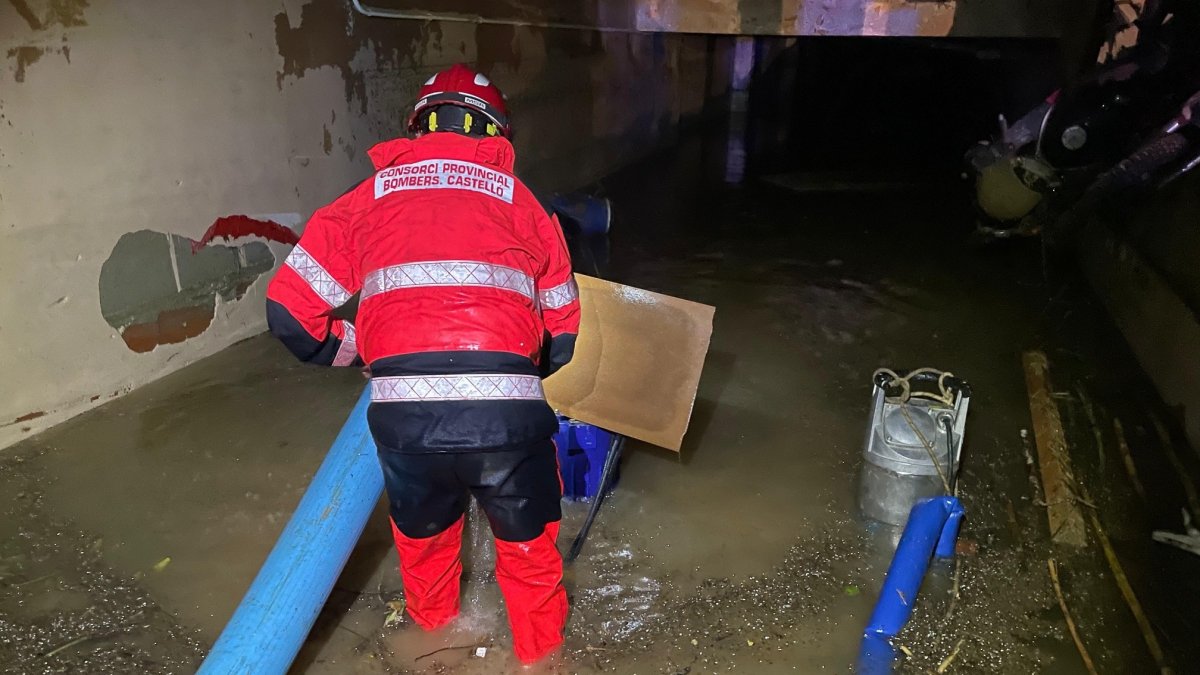 Bomberos de la Diputación
REMITIDA / HANDOUT por DIPUTACIÓN DE CASTELLÓN
Fotografía remitida a medios de comunicación exclusivamente para ilustrar la noticia a la que hace referencia la imagen, y citando la procedencia de la imagen en la firma
02/11/2024