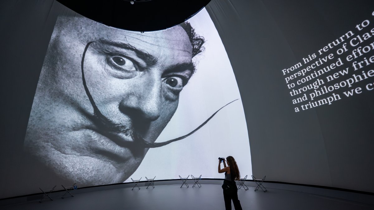 Interior del Museo Dalí en St. Pete, Florida (EE.UU.)