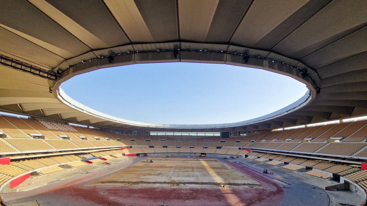 Vista general de las obras del estadio de La Cartuja. María José López 