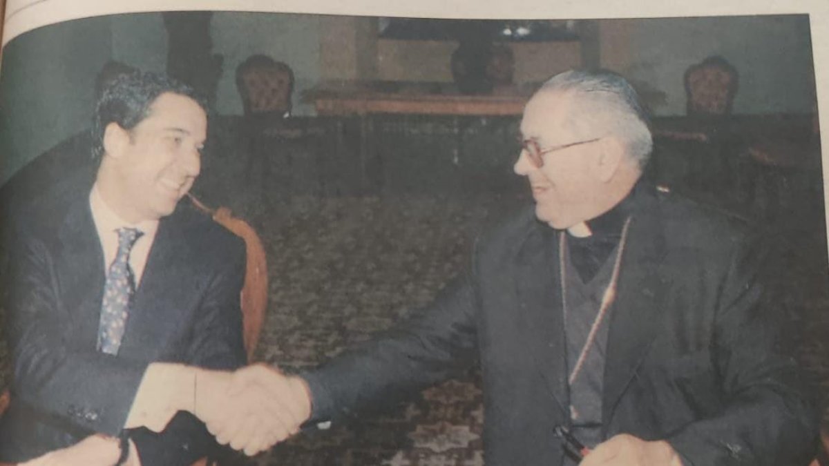 Zaplana y el obispo Victorio Oliver.