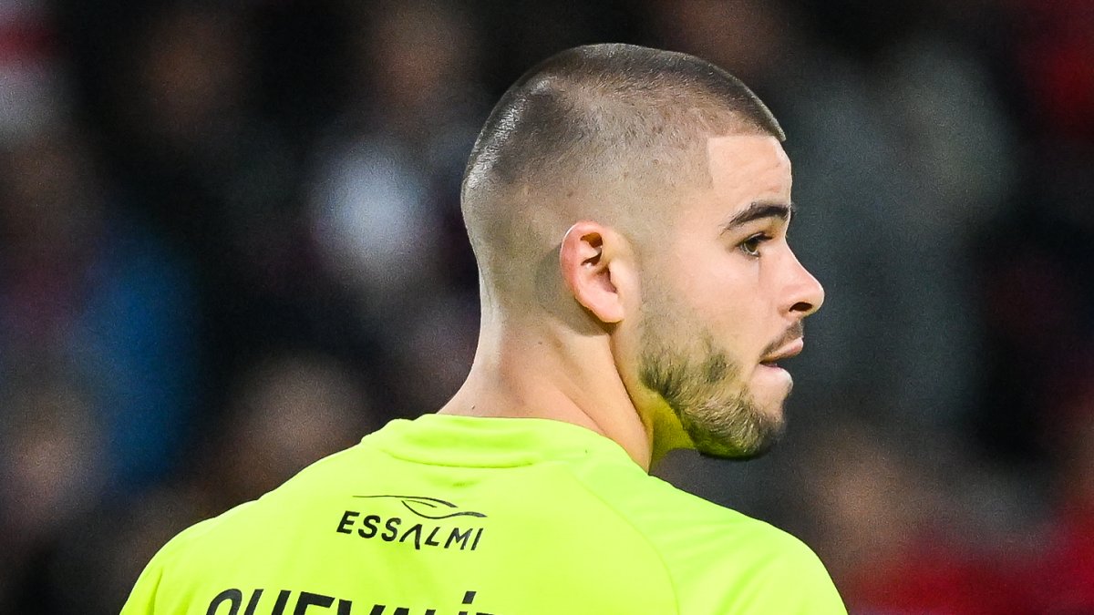 Lucas Chevalier, portero del Lille
