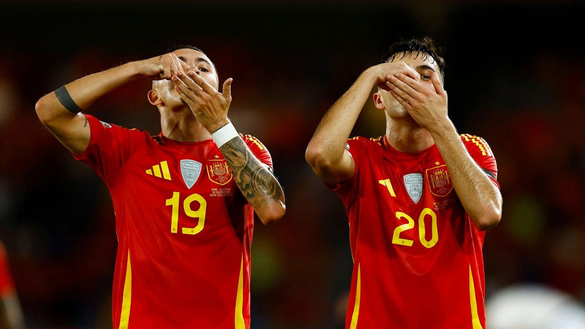 Yeremi Pino celebró así su gol ante Suiza