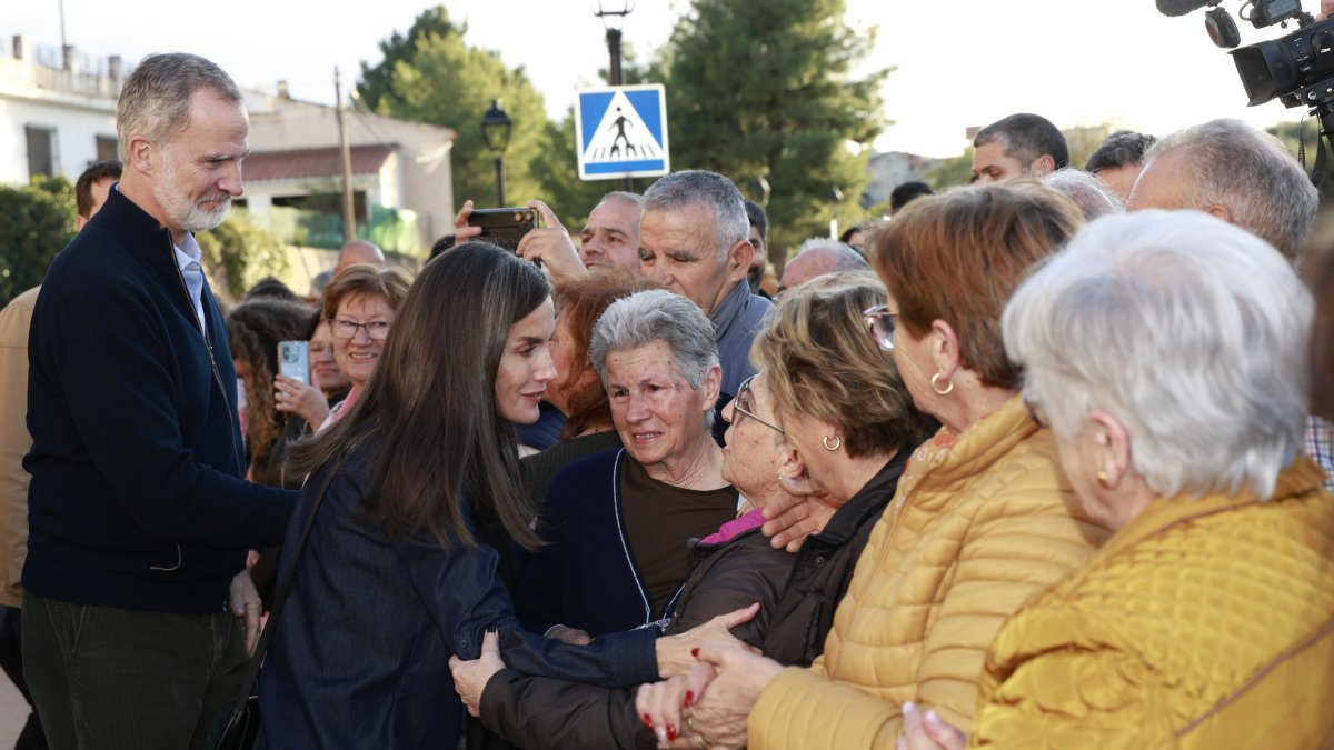 El Rey Felipe VI y la Reina Letizia, en su visita de este martes a Letur (Albacete).