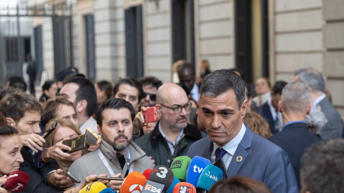 Pedro Sánchez, el pasado jueves ante los periodistas a la salida del Congreso.