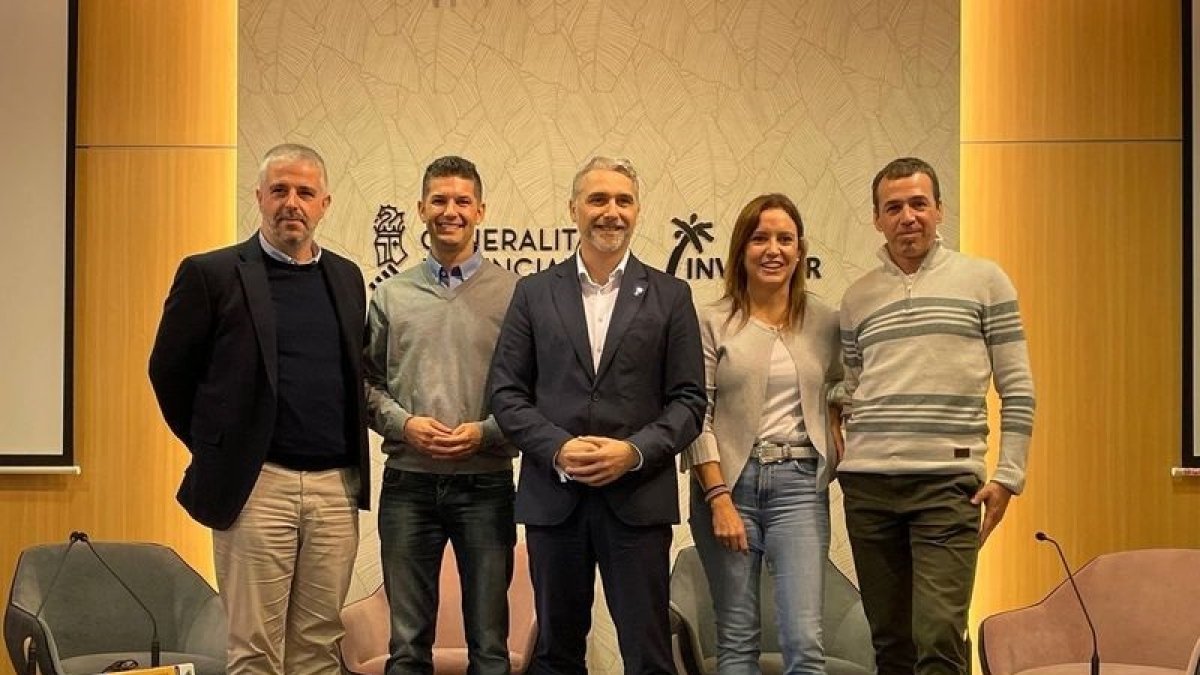 De izquierda a derecha, Pedro Luis Pérez (CEO de SoftMe), Fede Fuster, Jose Manuel Camarero, Mayte García y Jodi Sanjuan