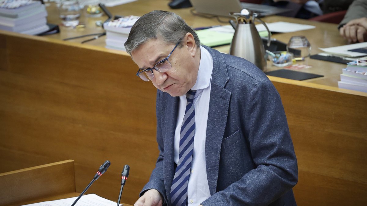 El conseller de Educación José Antonio Rovira