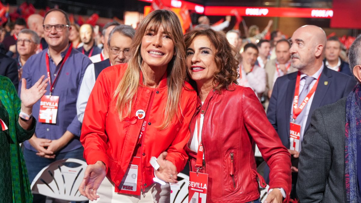 La esposa del presidente del gobierno Begoña Gómez y la vicepresidenta primera del Gobierno, María Jesús Montero.