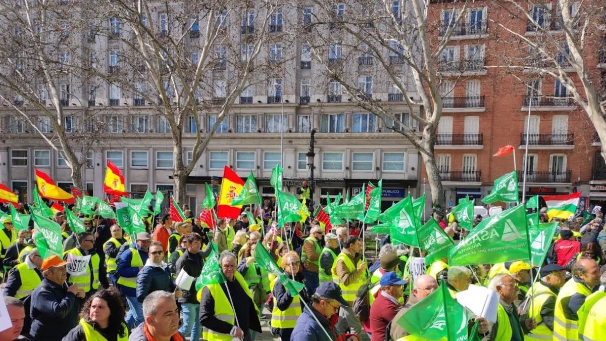 Miembros de Asaja Alicante durante una protesta en Madrid el pasado mes de febrero