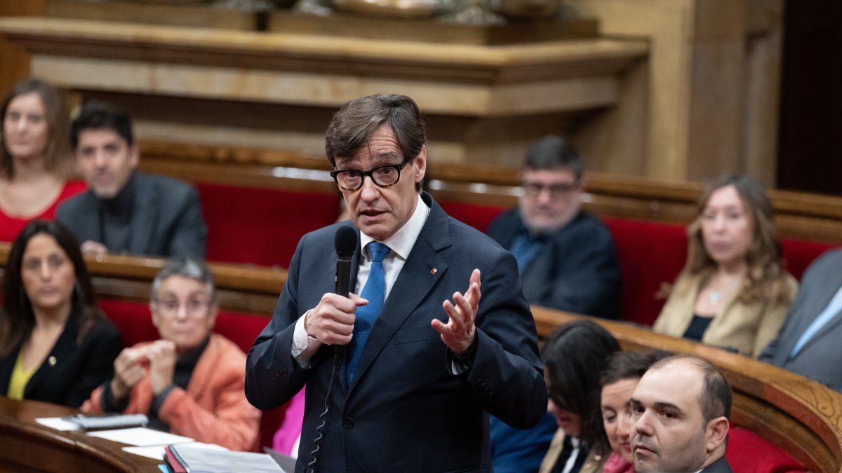 El president de la Generalitat de Catalunya, Salavador Illa en la cámara catalana.
David Zorrakino / Europa Press
11 DICIEMBRE 2024;GOVERN;PROTAGONIZA;SESIÓN;PARLAMENT;PROYECTO;PRESUPUESTOS
11/12/2024
