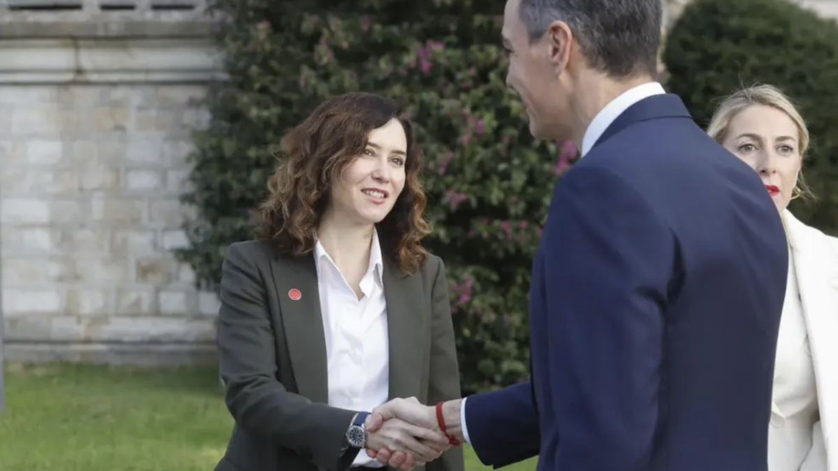 Ayuso sigue desquiciando a Sánchez: la presidenta madrileña ampliaría su mayoría absoluta