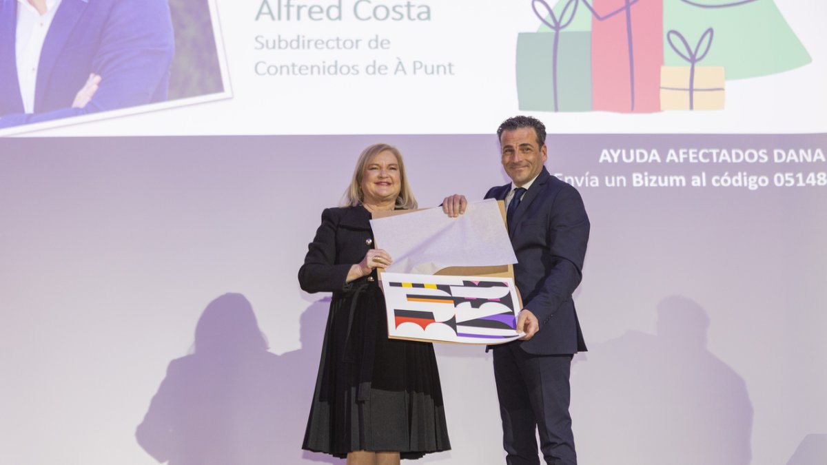 Alfred Costa, exdirector de À Punt y Carmen de Rosa, presidenta del Ateneo Mercantil